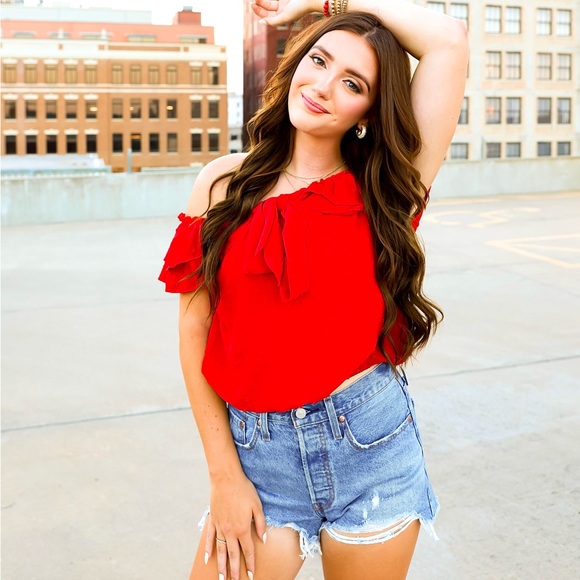 Meet your Posher, Tana - Picture 2 of 8